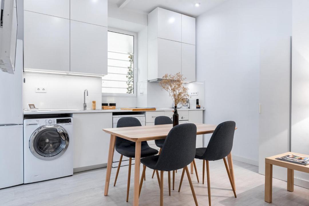 Cozy One-Bedroom La Latina Madrid Exterior foto