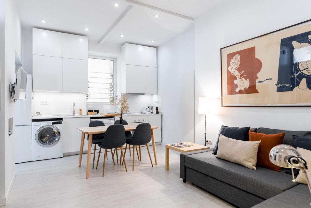 Cozy One-Bedroom La Latina Madrid Exterior foto